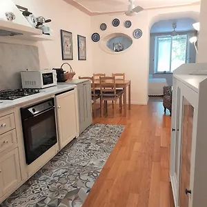 Vittoria Naples